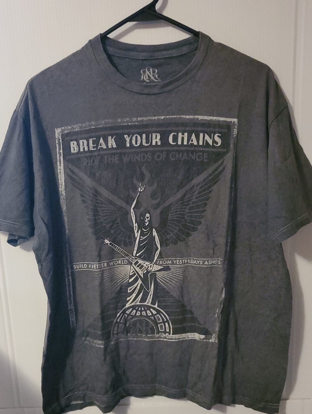 Rock and Republic Break Your Chains Graphic Tee - Charcoal Gray Men's Size L